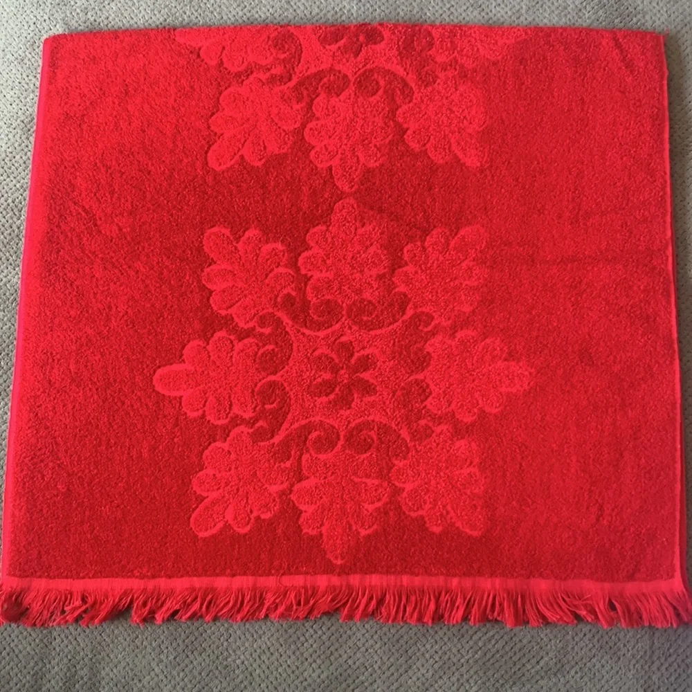 Vintage Red Raspberry Cannon Royal Family Fringe Bath Towel USA Jacquard